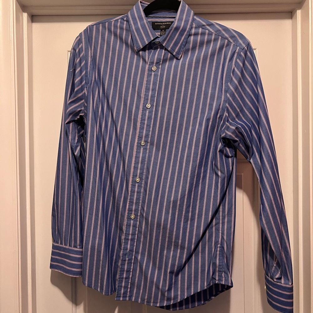 Banana Republic Slim Fot shirt size medium (blue and pink)
